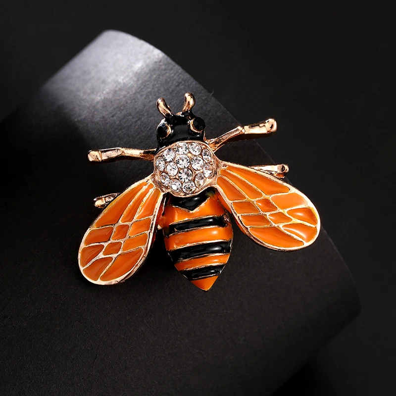 Модная милая эмалированная маленькая брошь в виде пчелы со стразами зимняя