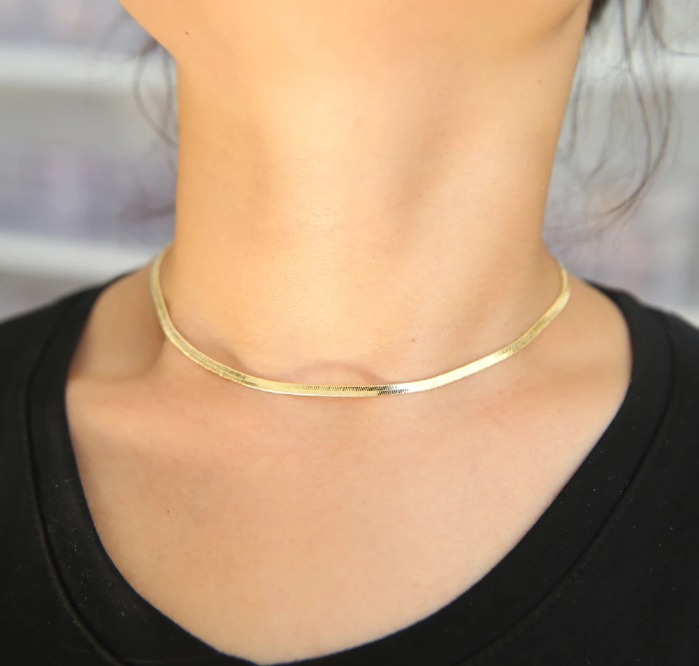 Женское Ожерелье чокер из змеиной цепи простой элегантный с широкой цепочкой