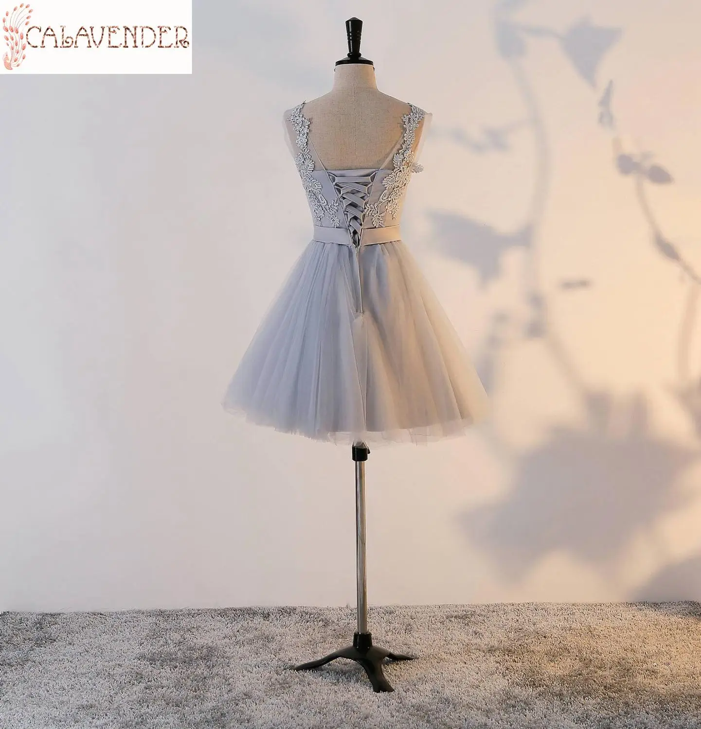 

Illusion Bodice Graduation Gowns Lace Appliques Gray Homecoming Dresses A Line Short Dresses for Party