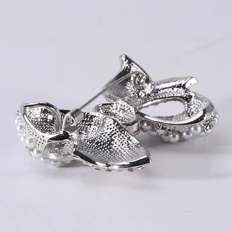 

Elegant Lady Bowknot Brooches For Women Zircon Crystal Cute Bow Pin Badge Simulated Pearl Brooch Pin Fashion Jewelry Accessories