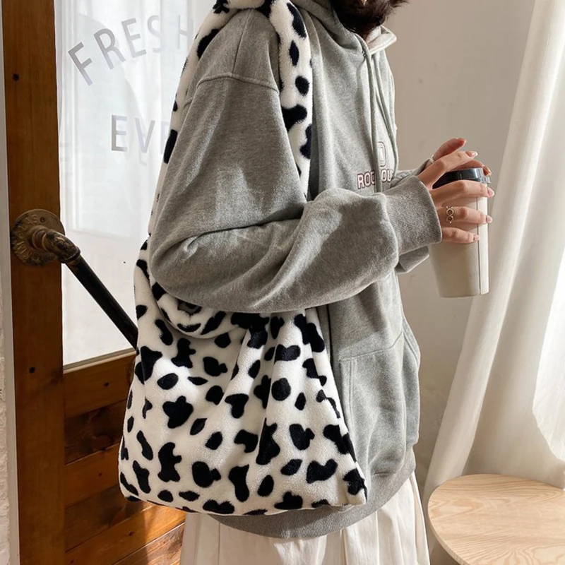 

Сумка-тоут женская плюшевая, повседневный саквояж на плечо большой вместимости, модный мессенджер, дизайнерский чемоданчик из воловьей кож...