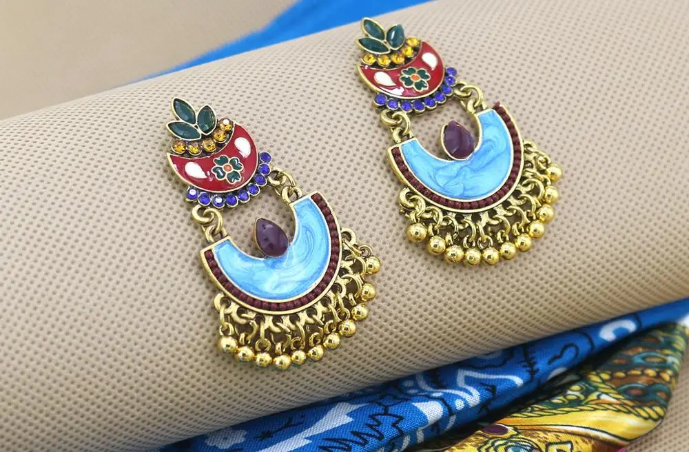 Серьги подвески с золотистым жемчугом крупные полимерные сережки длинными