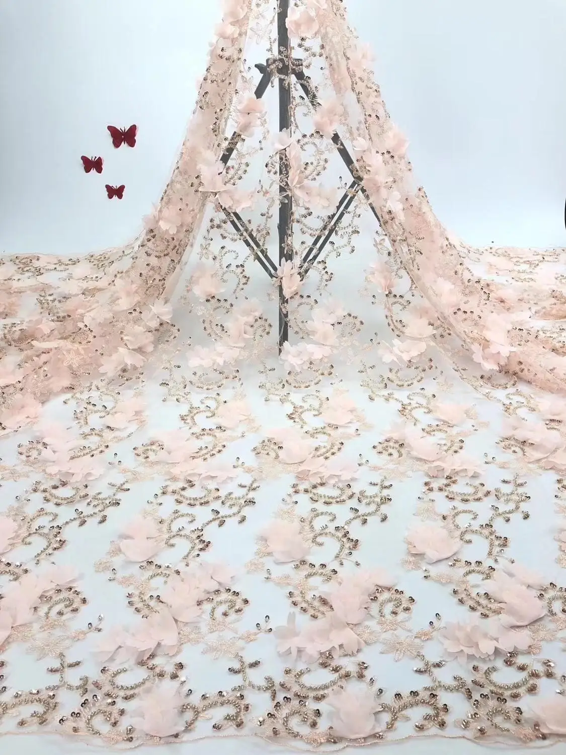 

2019 Новое поступление тяжелая африканская 3d кружевная ткань ручной работы с бисером вышивка французская тюль с блестками кружево Высокое ка...