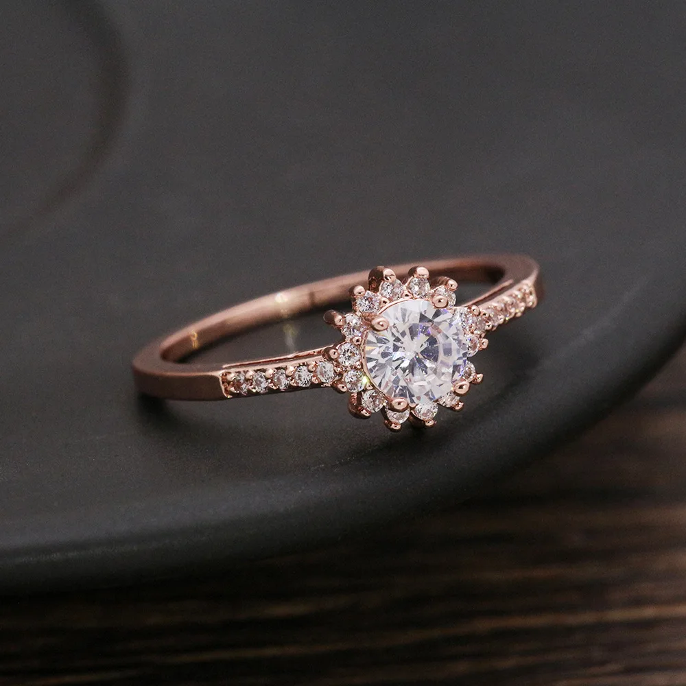 

Luxury Simple Flower Four Claw Crystal Ring Fashion Elegant Ladies Inlay Zircon Ring Charm Women Cocktail Party Jewelry