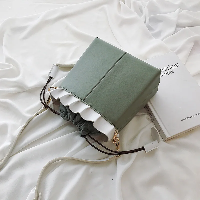 Summer small bag female 2020 new tide fashion western style shoulder messenger Korean simple bucket | Багаж и сумки