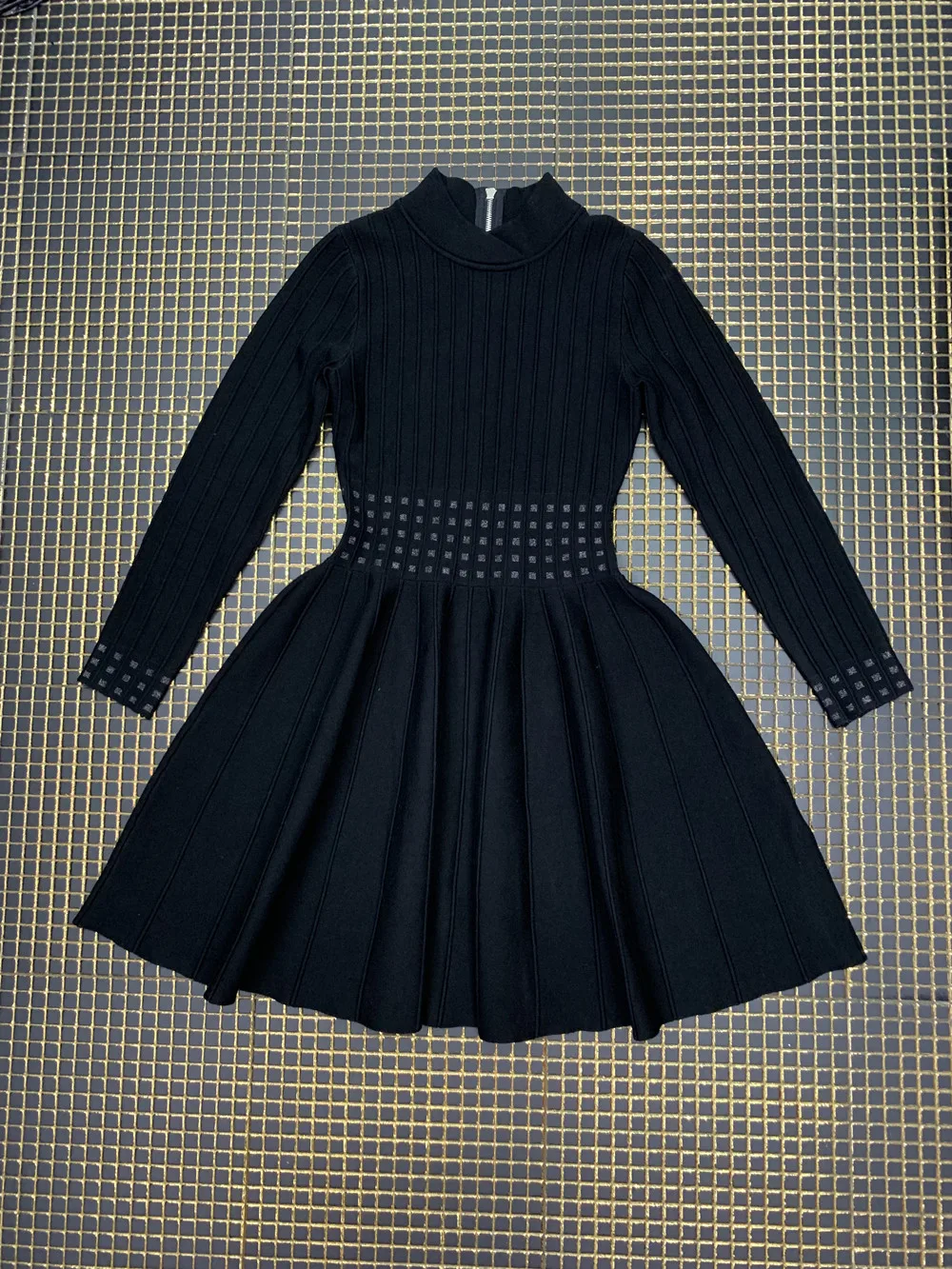 

2019 New Women jacquard white black dress V-Neck sleeveless Vestido Celebrity Evening Party Bodycon Bandage Dresses