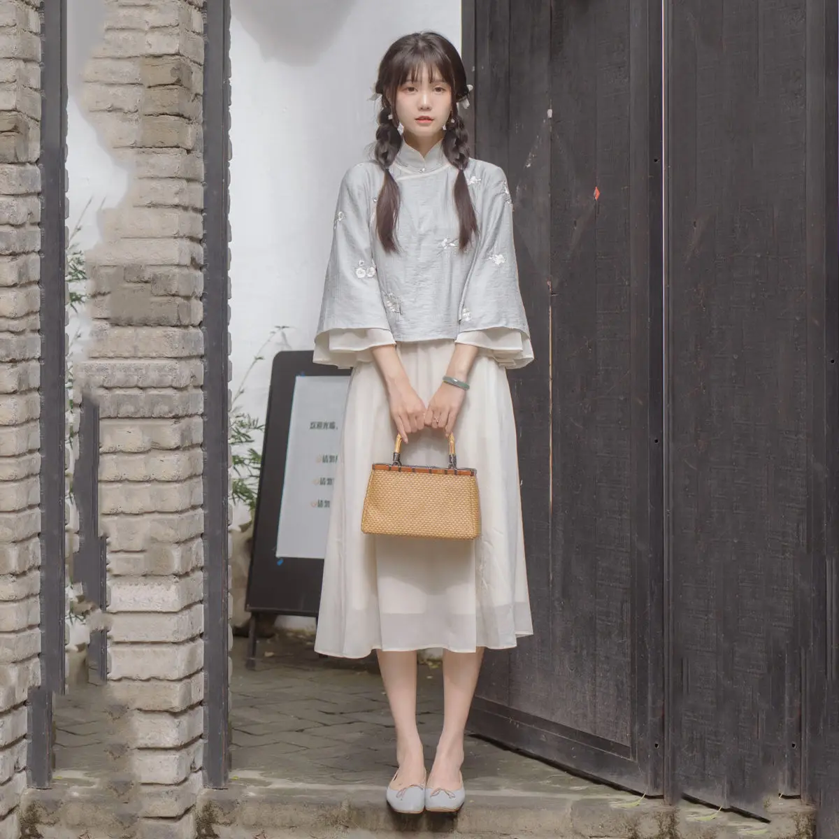 

Женское атласное платье-Ципао, элегантное Сетчатое китайское платье-трапеция с цветочным принтом и воротником-стойкой, винтажные топы на п...