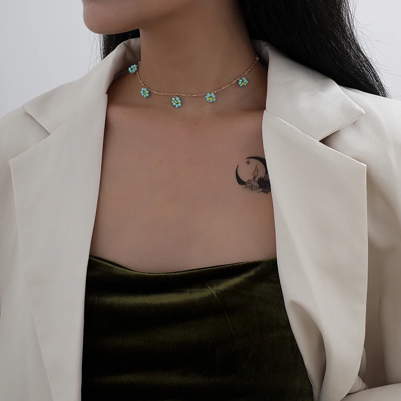 

Korean Daisy Flower Choker Necklace For Women Boho Acrylic Clavicle Chain Short Necklaces Fashion Jewelry 2021 Trend