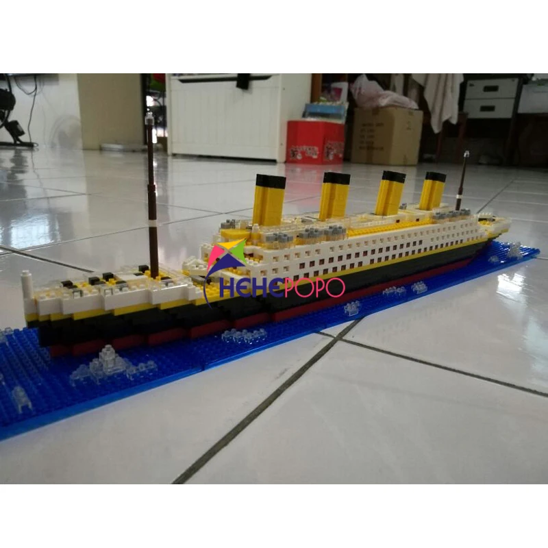 

YZ 66503 Movie Titanic Ship Boat Iceverg 3D Model DIY 1860pcs Small Mini Diamond Blocks Bricks Building Toy for Children No Box