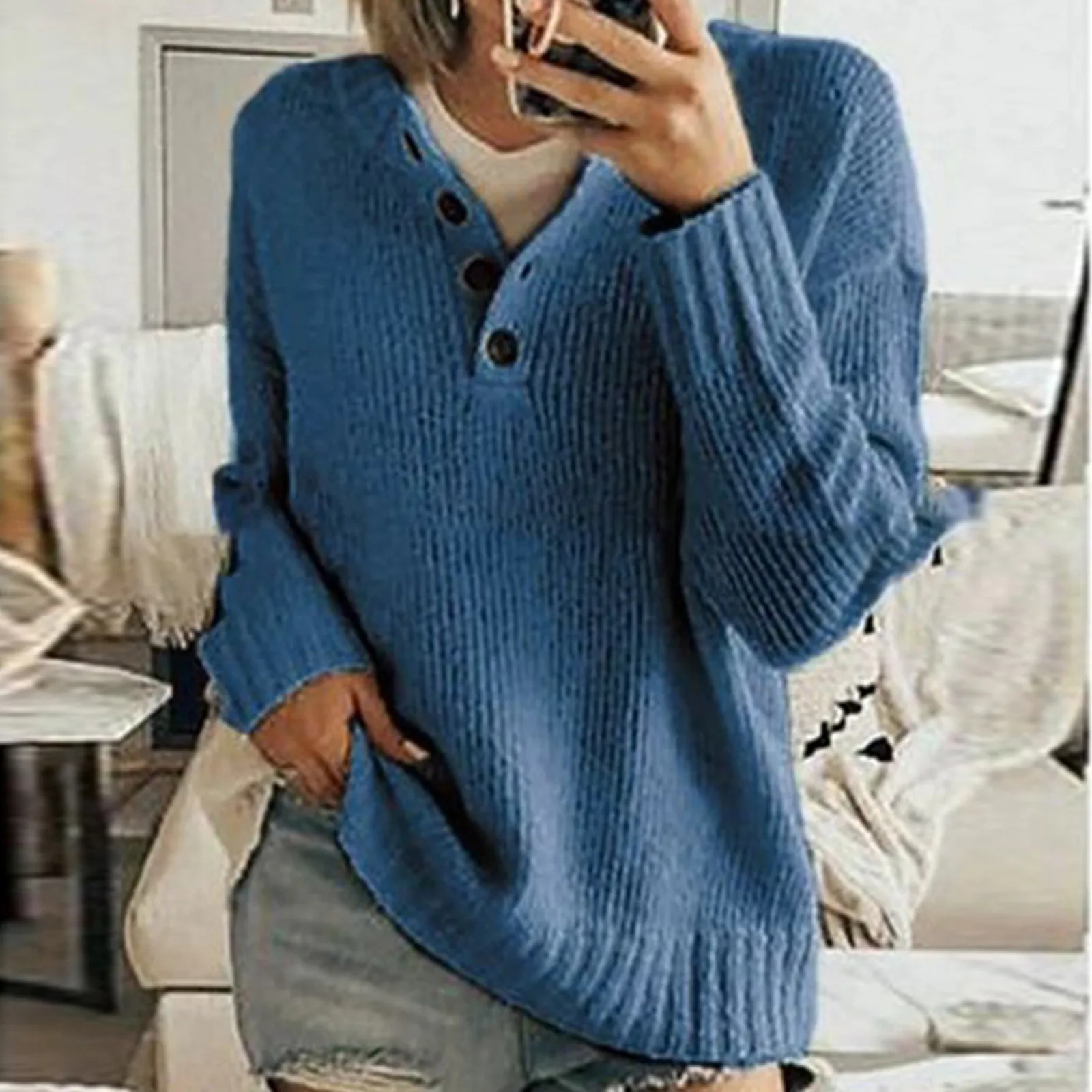 

Women's V-neck Long-sleeved Solid Color Knitted Sweater Button Fashion Top