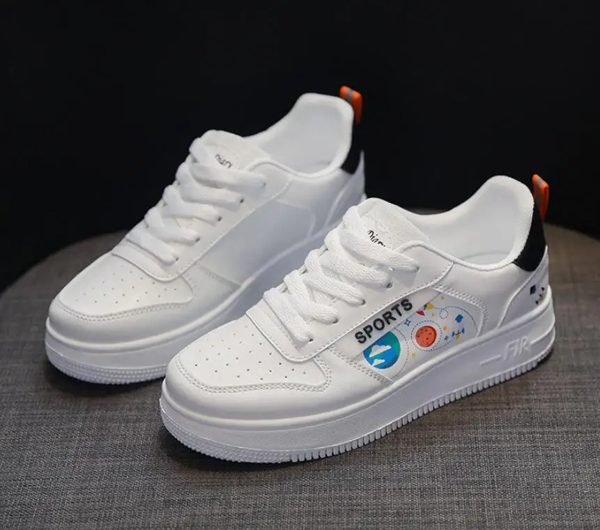 

Женские весенние кроссовки 2022, модная Роскошная ретро-обувь на платформе, повседневная спортивная обувь с вулканизированной подошвой для д...