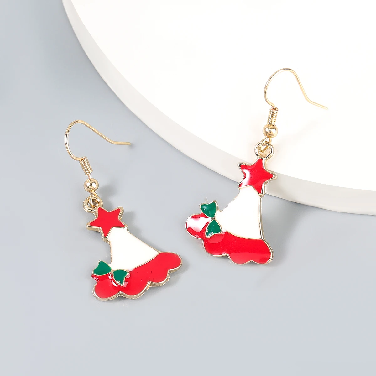 

2021 Christmas Metal Dripping Christmas Hat Earrings Campus Party Simple Dangle Earrings Women's Fashion Statement Earrings