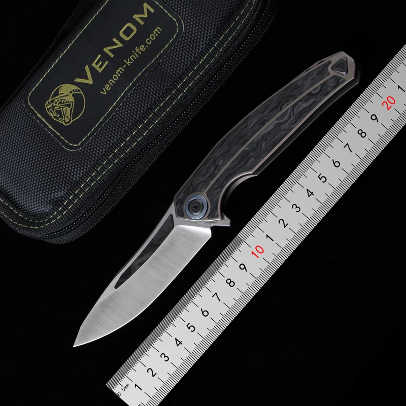 

Новый складной нож KESTREL KEVIN JOHN VENOM, лезвие M390, рукоятка из титана и углеволокна, походный спасательный фруктовый инструмент для повседневного...
