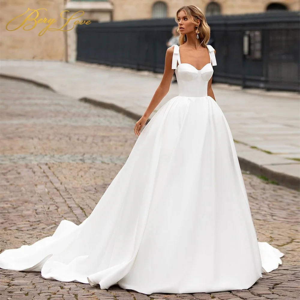 

White Spaghetti Strap Wedding Dress Tulle Sweetheart Wedding Gown Elegant Sweep Train Dresses Vestidos de novia Boho