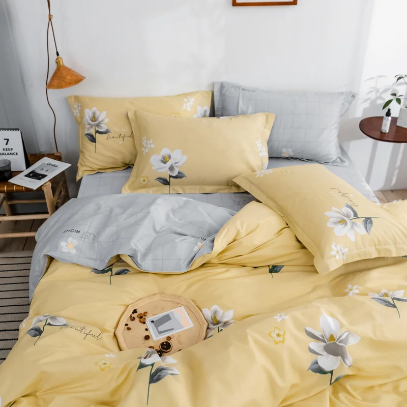 Комплект постельного белья из 4 предметов пододеяльник с белыми желтыми цветами