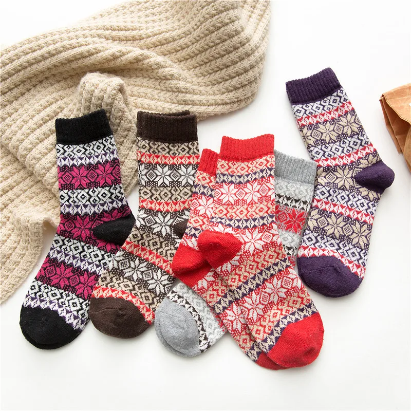 

Winter Thickened Warm Women's Wool Socks 5 Pairs/set Snowflake Star Anise Women's Socks Wholesale
