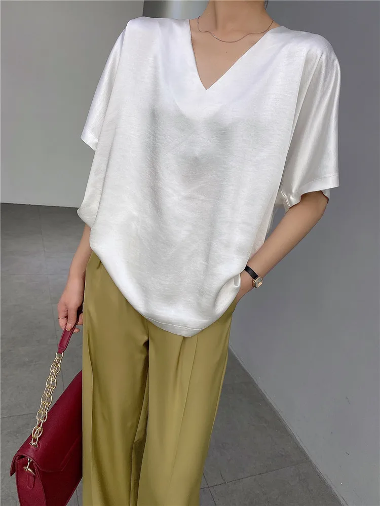 

2021 Summer New Fashion Satin Female T-shirt Women Loose Slimming V-neck Top Solid Color Glossy Triacetate Short Sleeve Tees