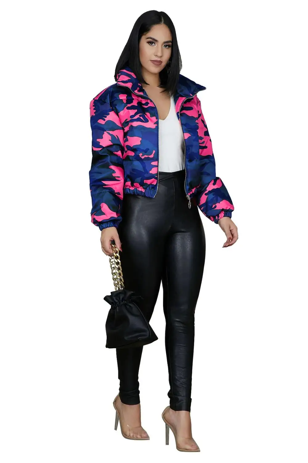 Женский пуховик с хлопковой подкладкой камуфляжным принтом длинным рукавом на