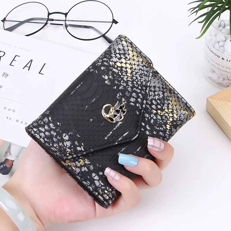 

Folding Vintage Wallet Women Small Snap Unique Luxury Zipper Wallet Women Coin Holder Carteira Feminina Ladies Purse DE60NQB