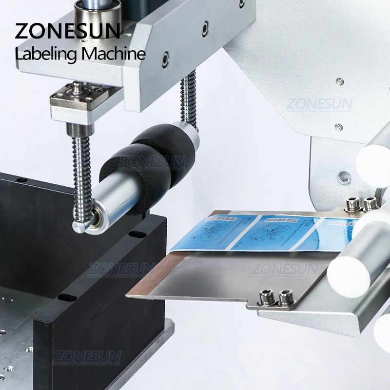 ZONESUN XL-T803 Semi-automatic Flat Plastic Cans Rubik's cube Shampoo Water Milk Juicer Bottle Labeling Machine Labeller |