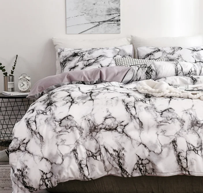 Однотонный окрашенный комплект пододеяльников и наволочки или простыня