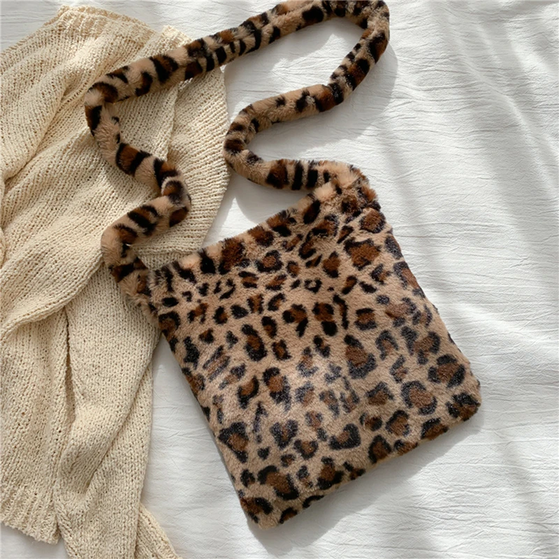 

Autumn Fashion Vintage Women Handbags Leopard Plush Shoulder Bags For Women Ladies Large Capacity Shoulder Bag