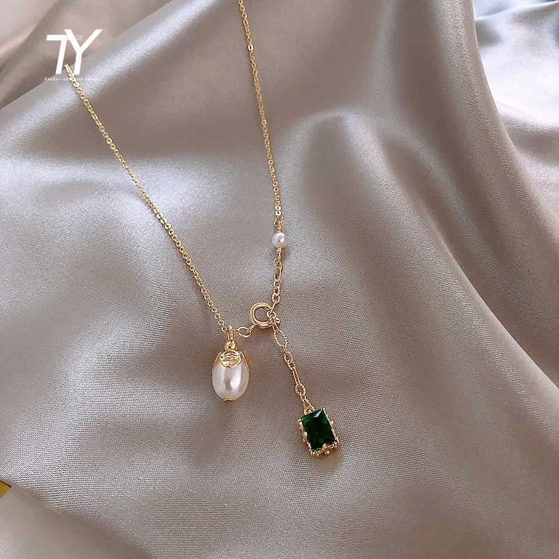 2021 New Elegant Baroque Pearl Pendant Gold Colour Necklace For Womans Fashion Green Crystal Jewelry Sexy Girl's Clavicle Chain