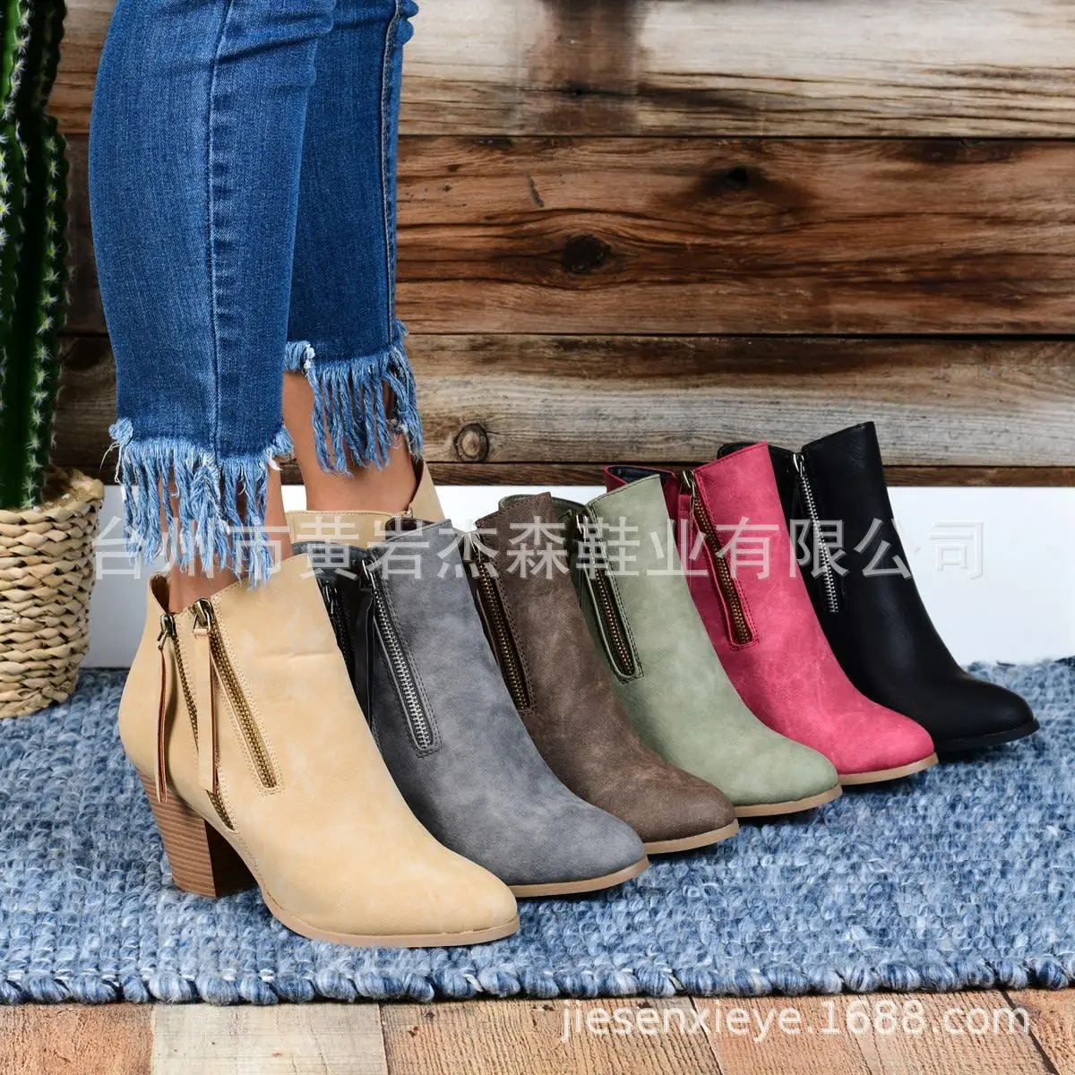 Новинка Модные женские осенние ботильоны винтажные полусапожки с острым носком