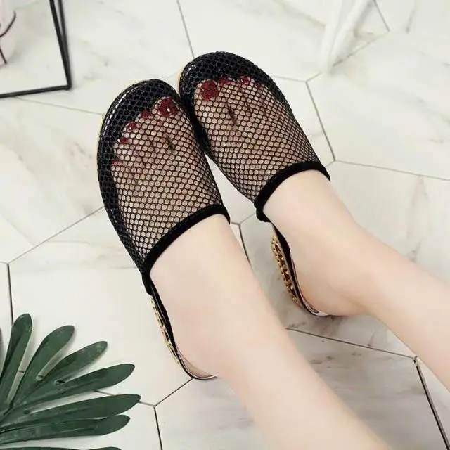 2020 new summer women's slippers solid color Baotou mesh fabric fashion matching simple hollow breathable casual shoes factory d | Обувь - Фото №1