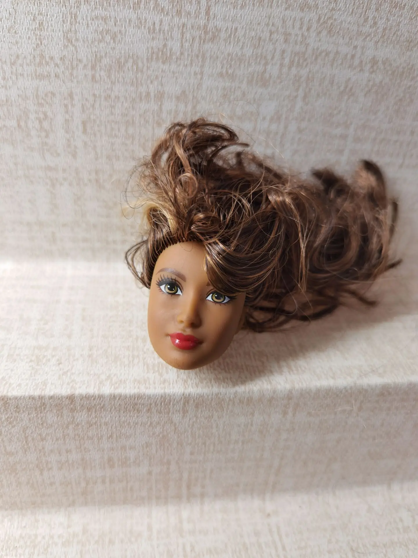 Коллекция выбор стильных головок для кукол барбис серебряные волосы джут