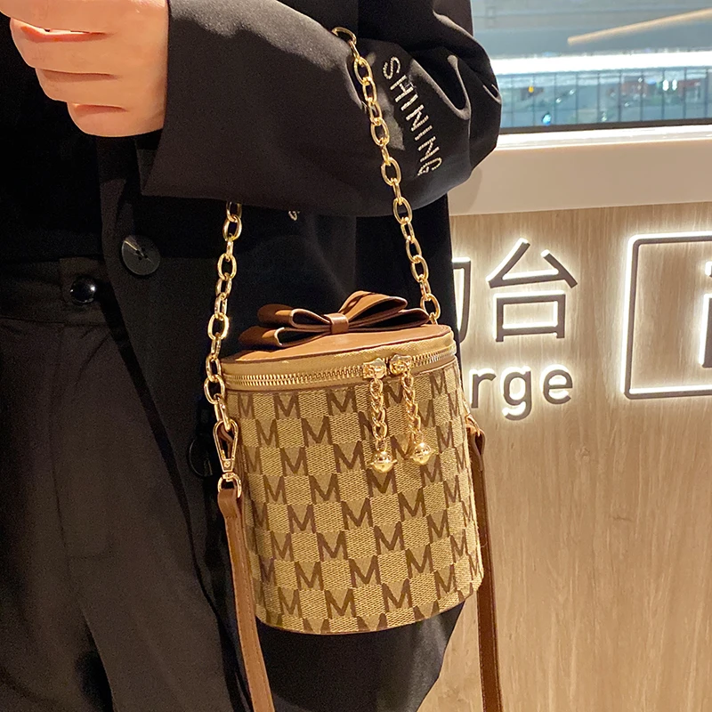 

Винтажная женская сумка-мешок на цепочке, качественная роскошная дизайнерская сумочка из мягкой искусственной кожи, роскошный брендовый м...