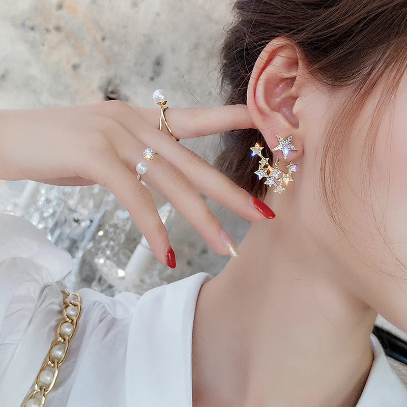 

Fashion Super Flashing Star Metal Earrings Simple Cold Wind All-match Ladies Earrings Elegant Temperament Jewelry