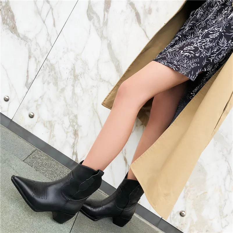 Buono Scarpe/Новинка; Брендовые женские ботильоны с острым носком на квадратном каблуке; классические ковбойские ботинки без застежки; модные вечерние офисные туфли в стиле панк
