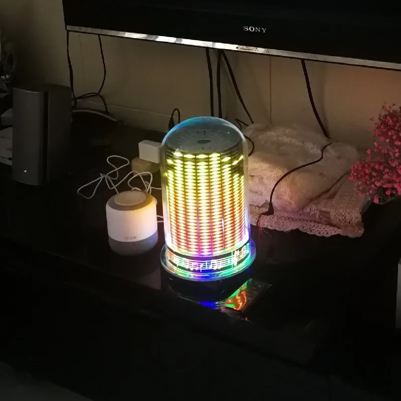 Цилиндрический дисплей RGB музыкального спектра с голосовым управлением часы