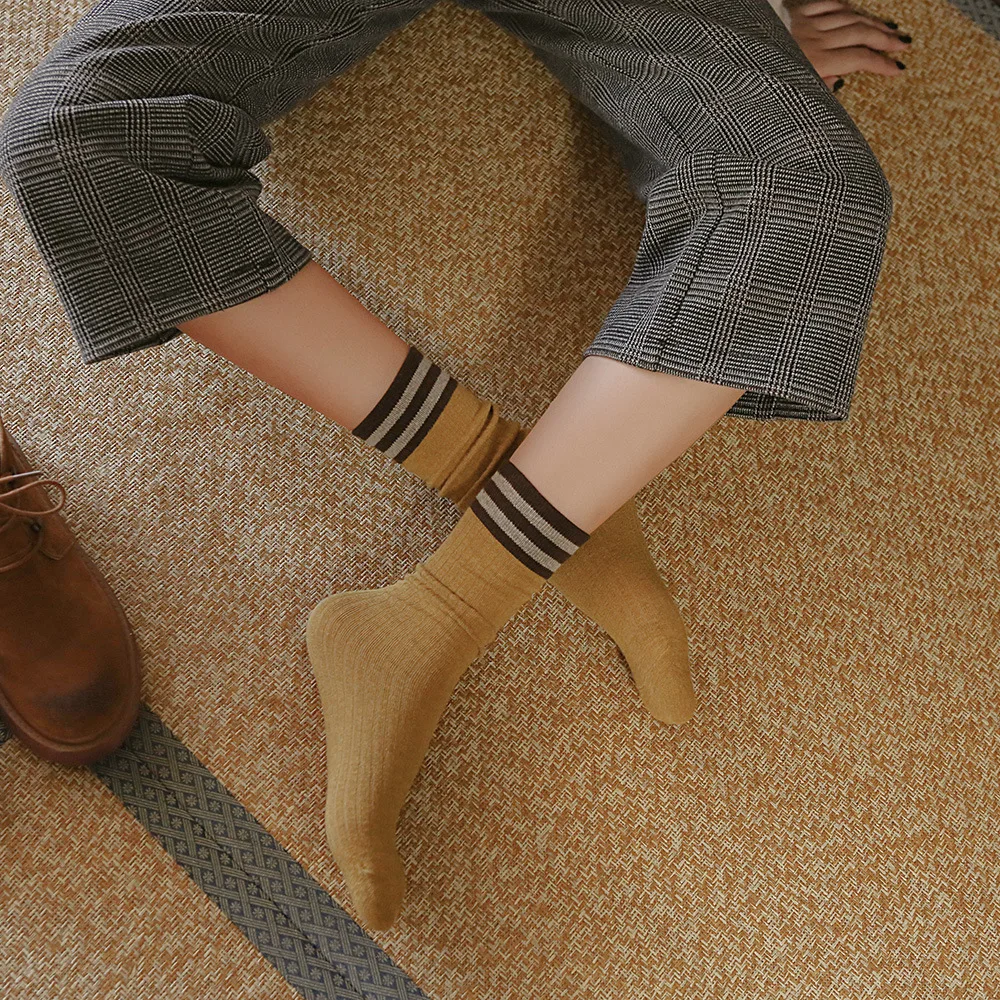 20pairs/set Wholes Female Socks Cotton Solid Color Women's Mid Long Tube Socks Autumn and Winter Girl Sock Wholesale
