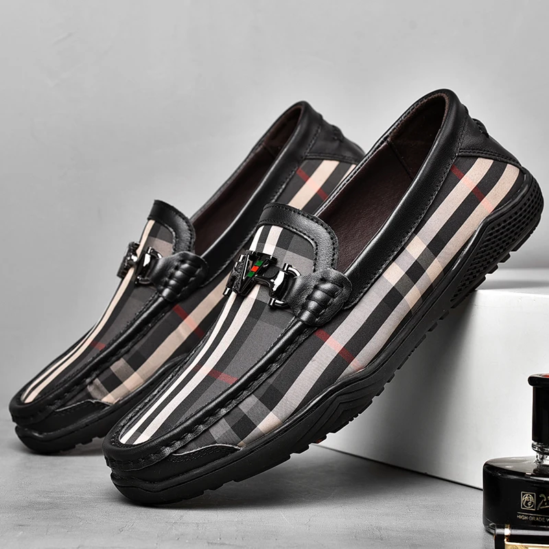 

2021 New Men Walking Shoes Casual Plaid Leather Beanie Shoes Retro Black White Soft Flat Shoes