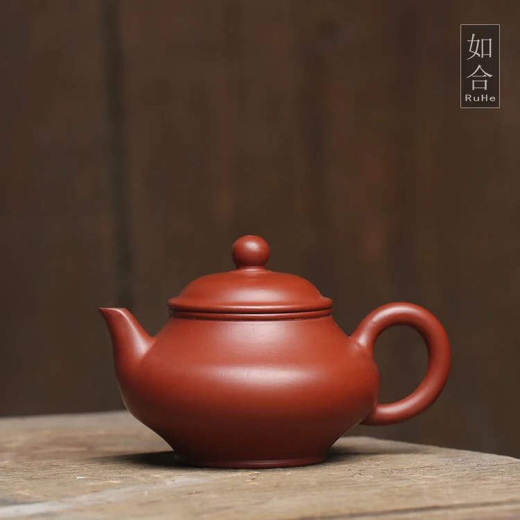 Или фиолетовый песчаный dahongpao виртуальный плоский горшок половина ручной кунг-фу чайник для воды маленький объем 100 мл