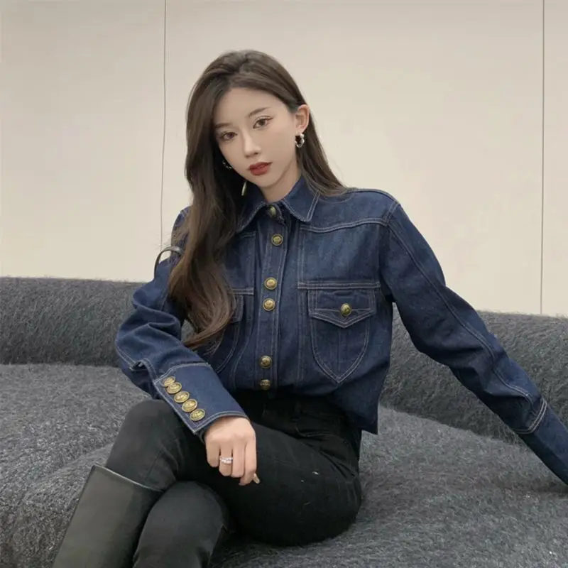 Женская джинсовая куртка зимняя с длинным рукавом и отложным воротником женская