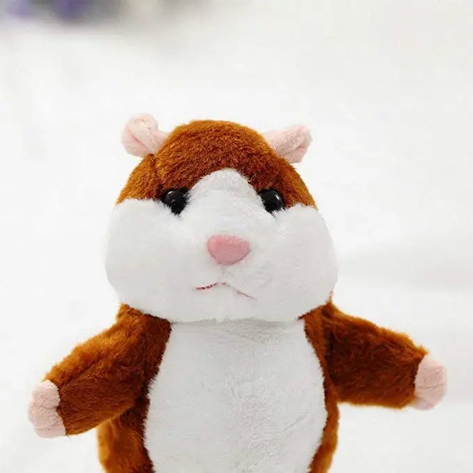 Милый мимикрический питомец говорящий хомяк повторяет то что вы говорите