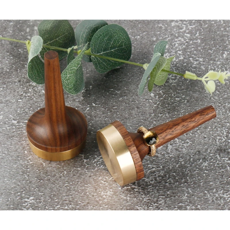 

High Quality Wooden Ring Holder Black Walnut Wood Ring Display Brass Stand Engagement Ring Jewelry Modern Display Holder KX4C