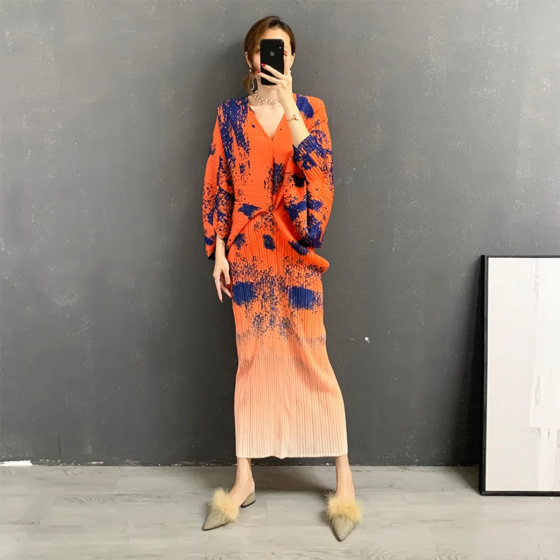 miyake pleated bat-sleeve printed female dress 2021 autumn new style temperament folda large size V-neck fashion slim long skirt