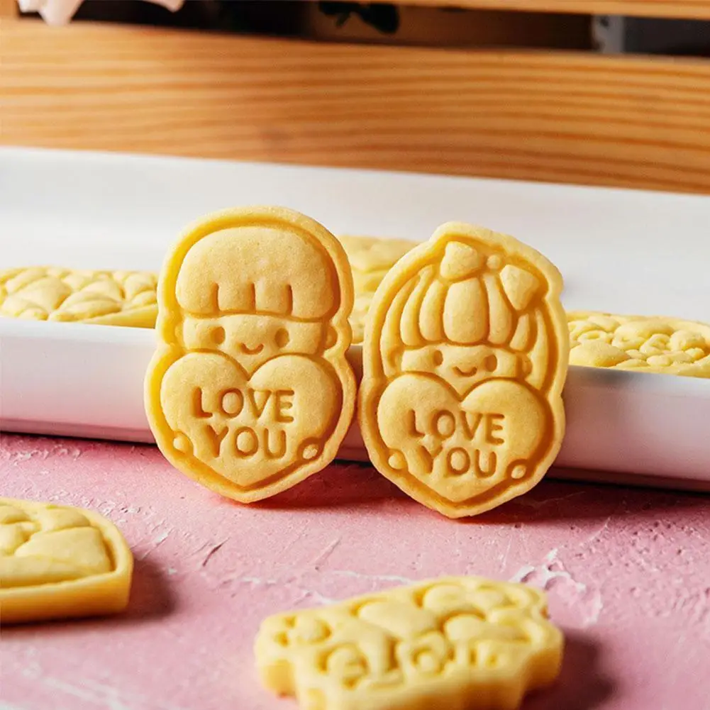 

Valentine's Day Love Heart Bear Cookie Cutter Biscuit Mold Fondant Cake Mould Baking Tool 3D Plastic Cookie Mold For Weddin Z7E6