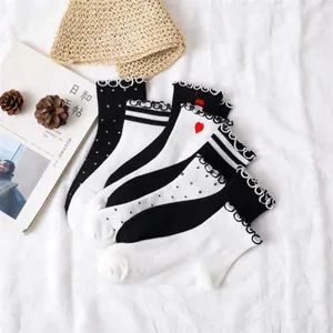 Носки женские хлопковые с оборками, в Корейском стиле, носки с принтом в форме сердца