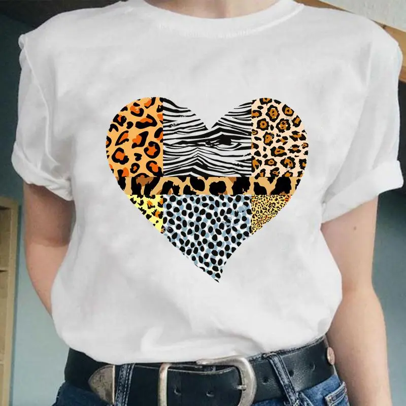 

Женские футболки с коротким рукавом, Женская трендовая леопардовая одежда с мультяшным сердцем и надписью Love, 2022, летние топы с принтом, фут...