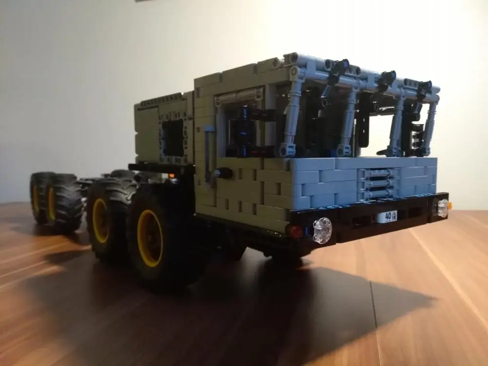 Науки и техники строительный блок moc 22149 mzkt7930 8x8 беговые скалолазание грузовик