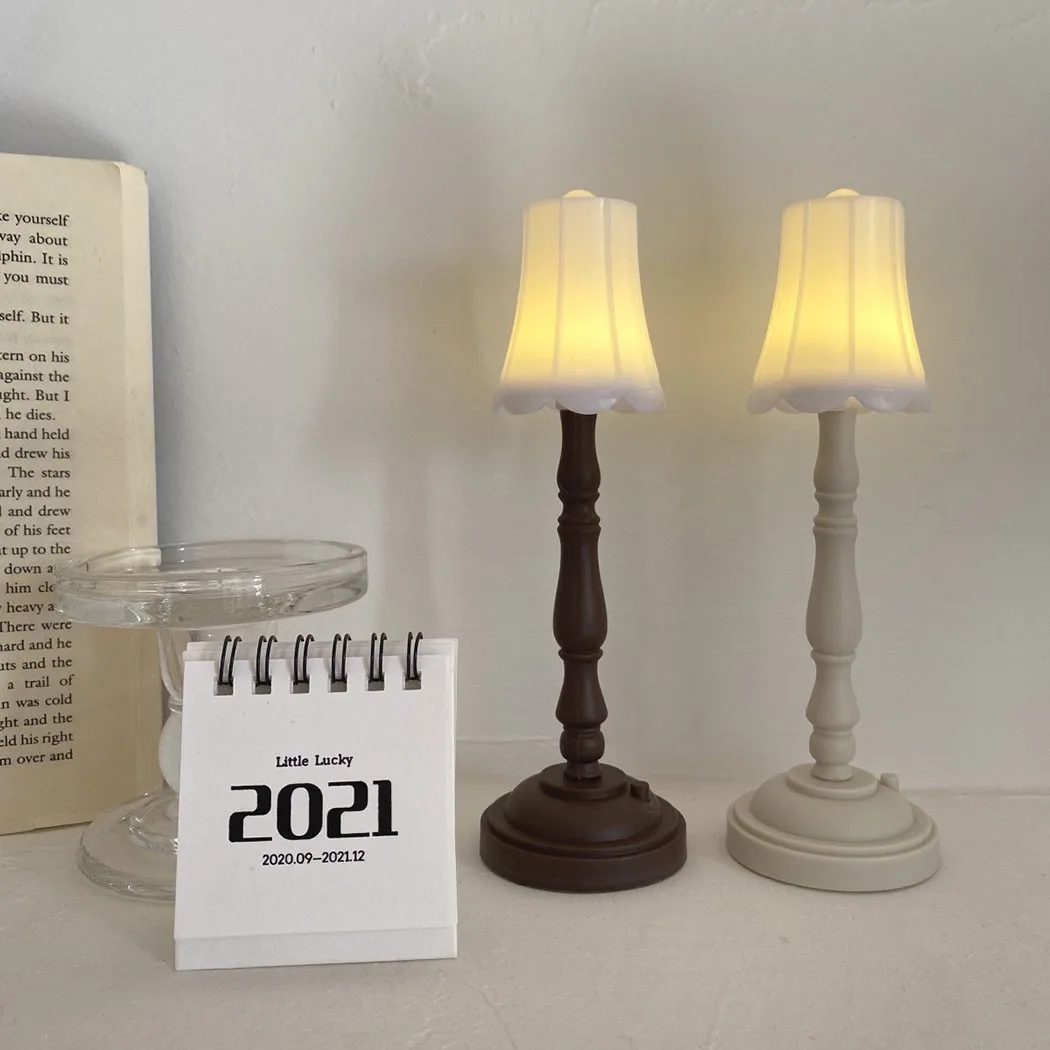 

Study Room Hand-made Personalized Floor Lamp Mini Night Light For Home Decoration Gift For Friend Festive Party