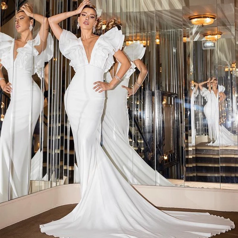 

Eightree Sexy Wedding Dresses V-neck Mermaid Satin Bridal Dress Backless Sleeveless Floor Length Wedding Evening Gowns Plus Size