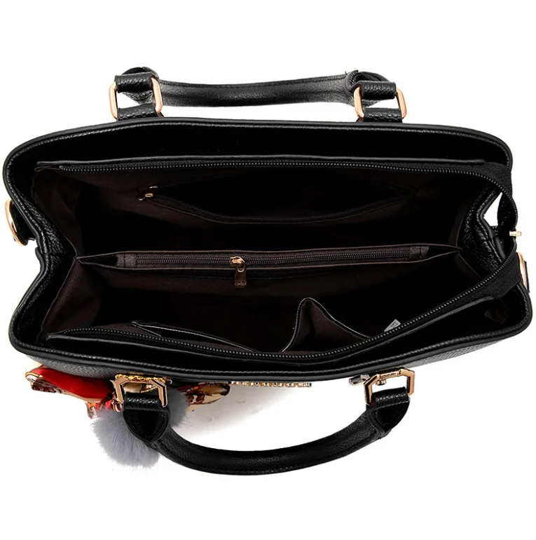 

2021 Summer New Handbag Large-capacity One-shoulder Messenger Silk Scarf Fur Ball Decorative Female Bag