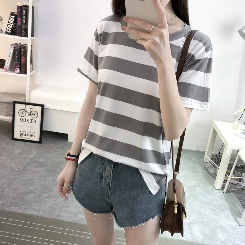 

Oversized Korean Vogue Style Women T-shirt Short Sleeve Loose Slit Blouse Round Neck Simple Color Striped Top Casual Students
