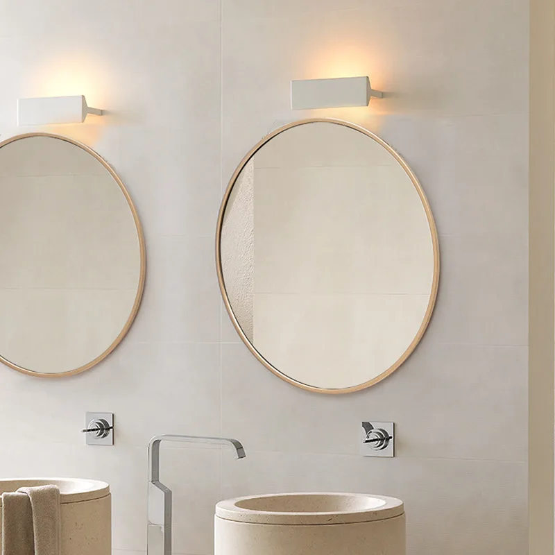 Круглое зеркало с подвесной цепочкой декоративное настенное металлической